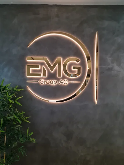 EMG Group AG – Gold Mirror — Enseignes lumineuses, Spreitenbach