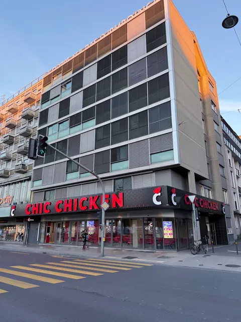 CHIC CHICKEN – PLAINPALAIS, GENÈVE — 2