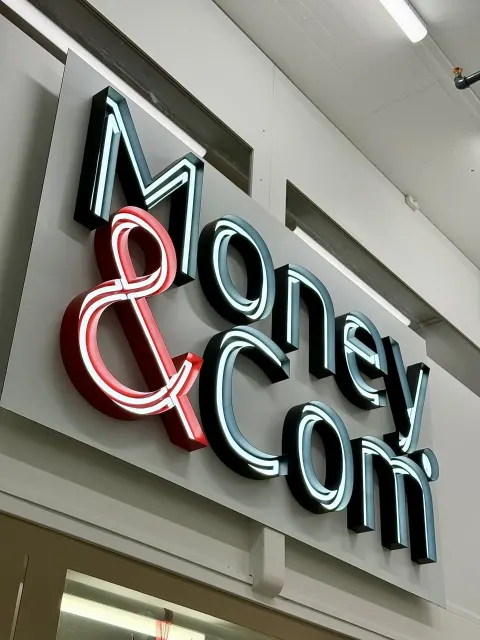 Money & Com – Money Transfer — 4